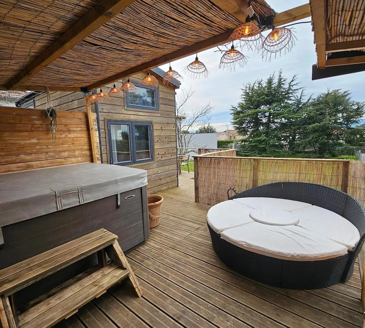 Le Cocon A Bulles Villa Charly  Holiday home Charly (Rhone)